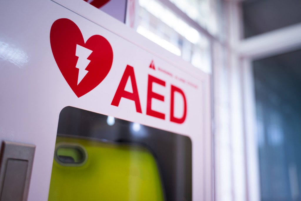 Practices urged to check defibrillator batteries after fault found