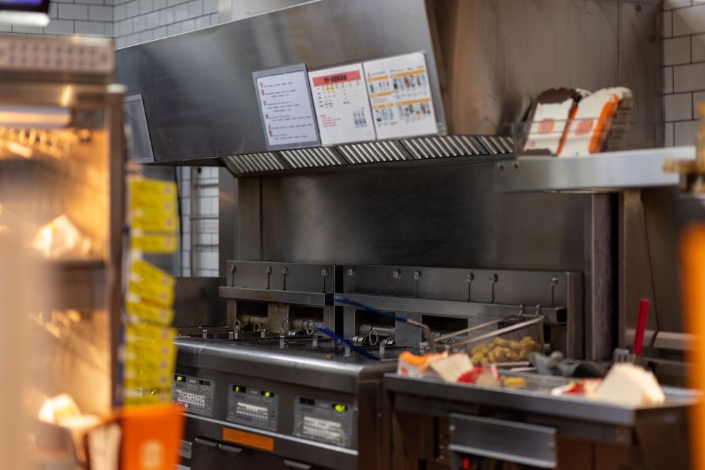 Turkish dental clinic to open first UK office in closed down chicken shop